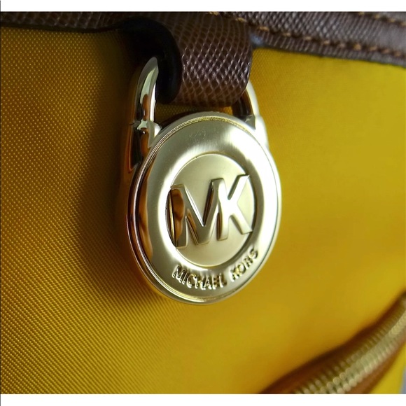 NWT- MK Authentic Crossbody Bag - Picture 6 of 8